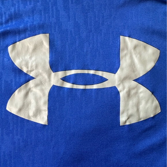 Boy’s Under Armour T-shirt - Picture 4 of 6